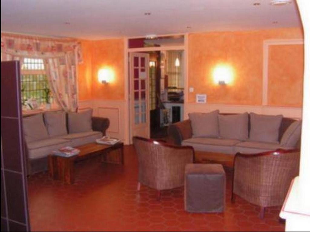 Au P'Tit Quinquin Hotel Le Val-Saint-Père Eksteriør billede