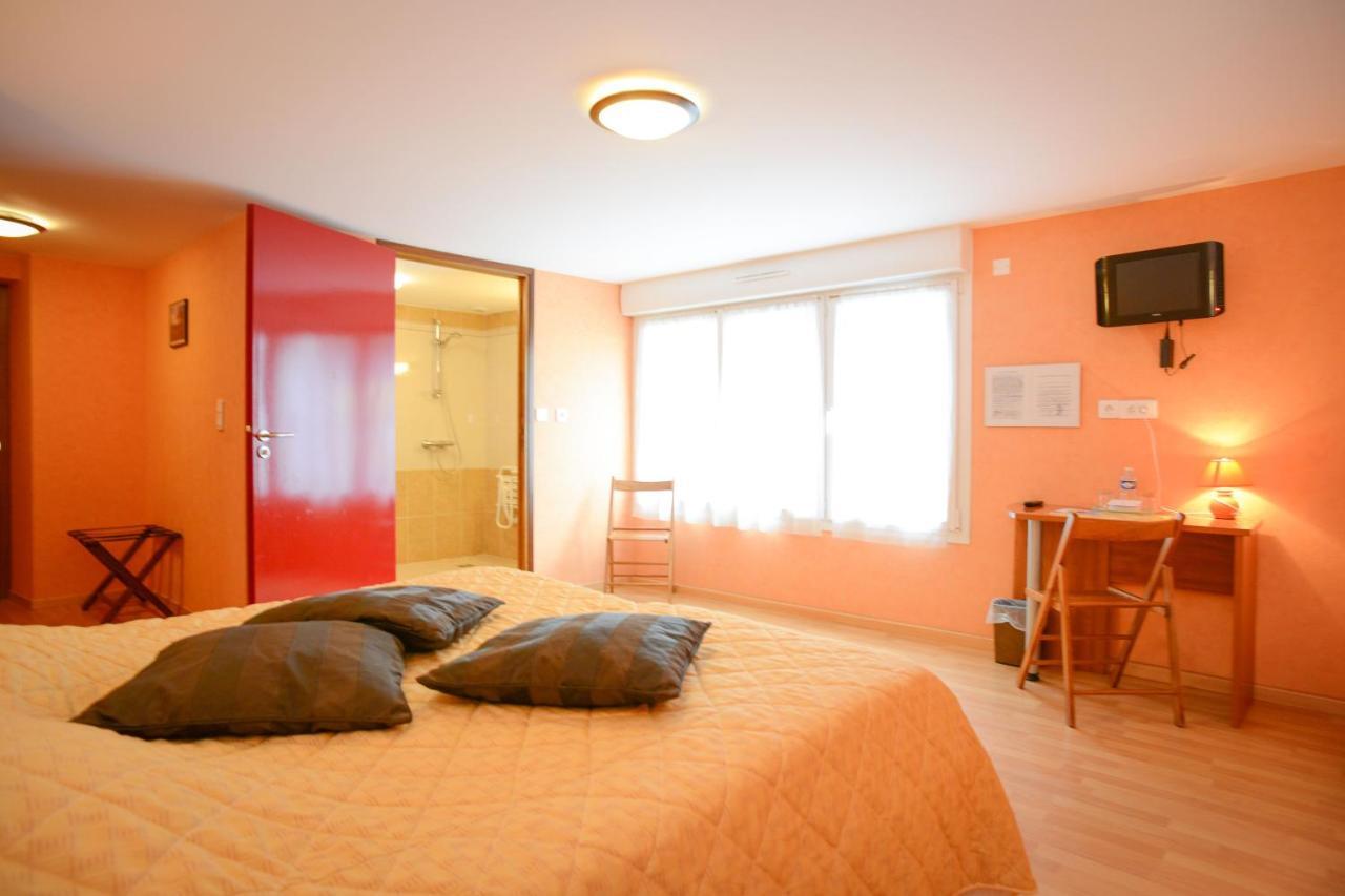 Au P'Tit Quinquin Hotel Le Val-Saint-Père Eksteriør billede
